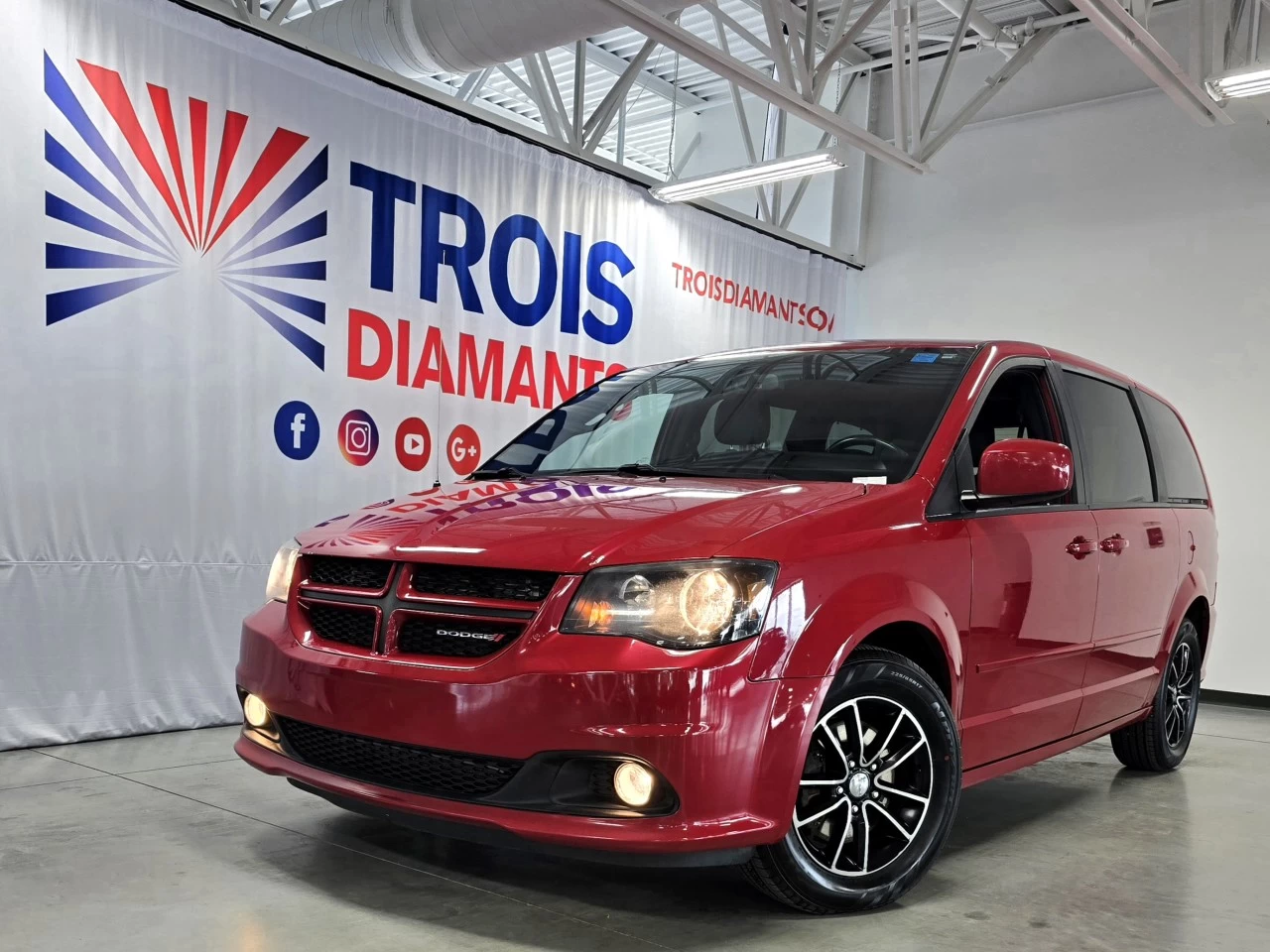 2016 Dodge Grand Caravan R/T Image principale