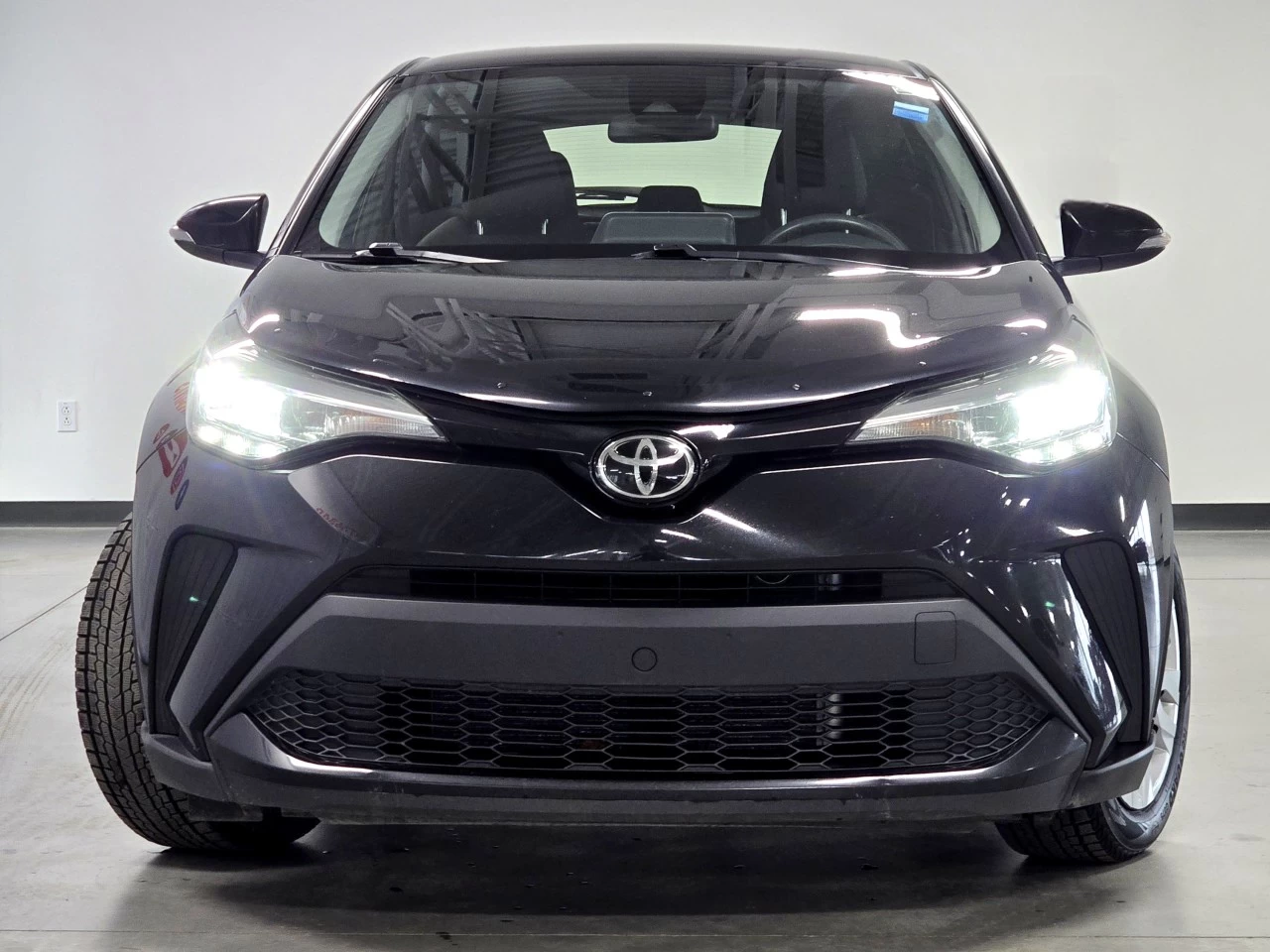2021 Toyota C-HR LE/XLE Premium/Limited Main Image