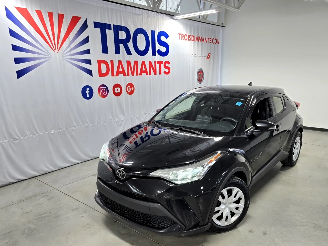 2021 Toyota C-HR LE/XLE Premium/Limited Main Image