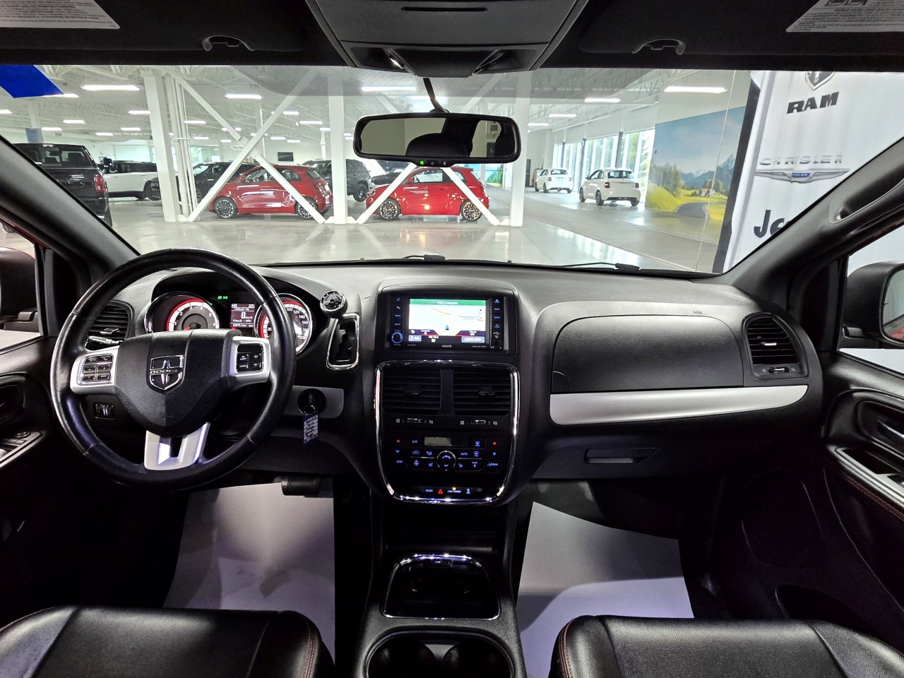 2016 Dodge Grand Caravan R/T Main Image