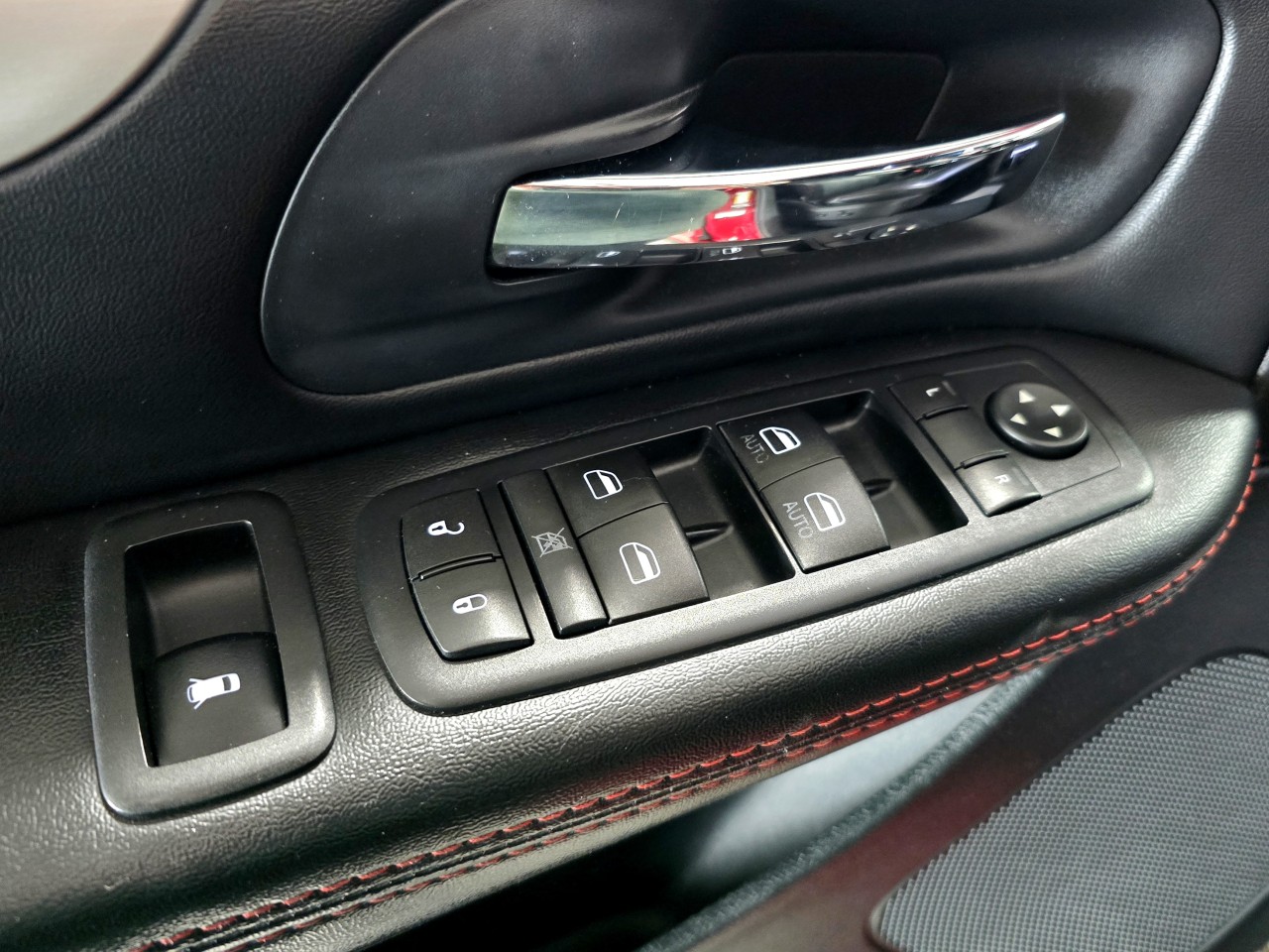 2016 Dodge Grand Caravan R/T Main Image
