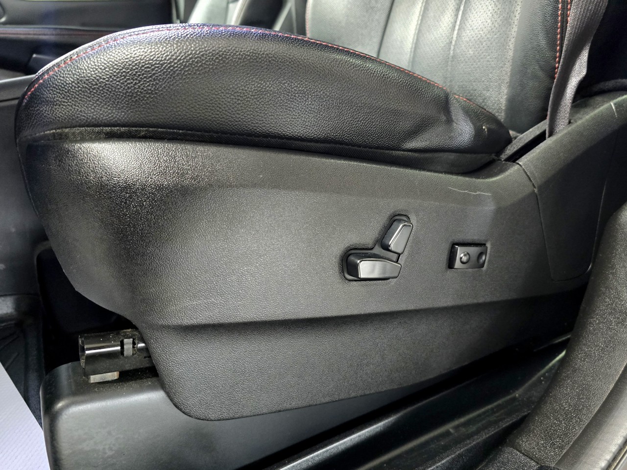 2016 Dodge Grand Caravan R/T Main Image
