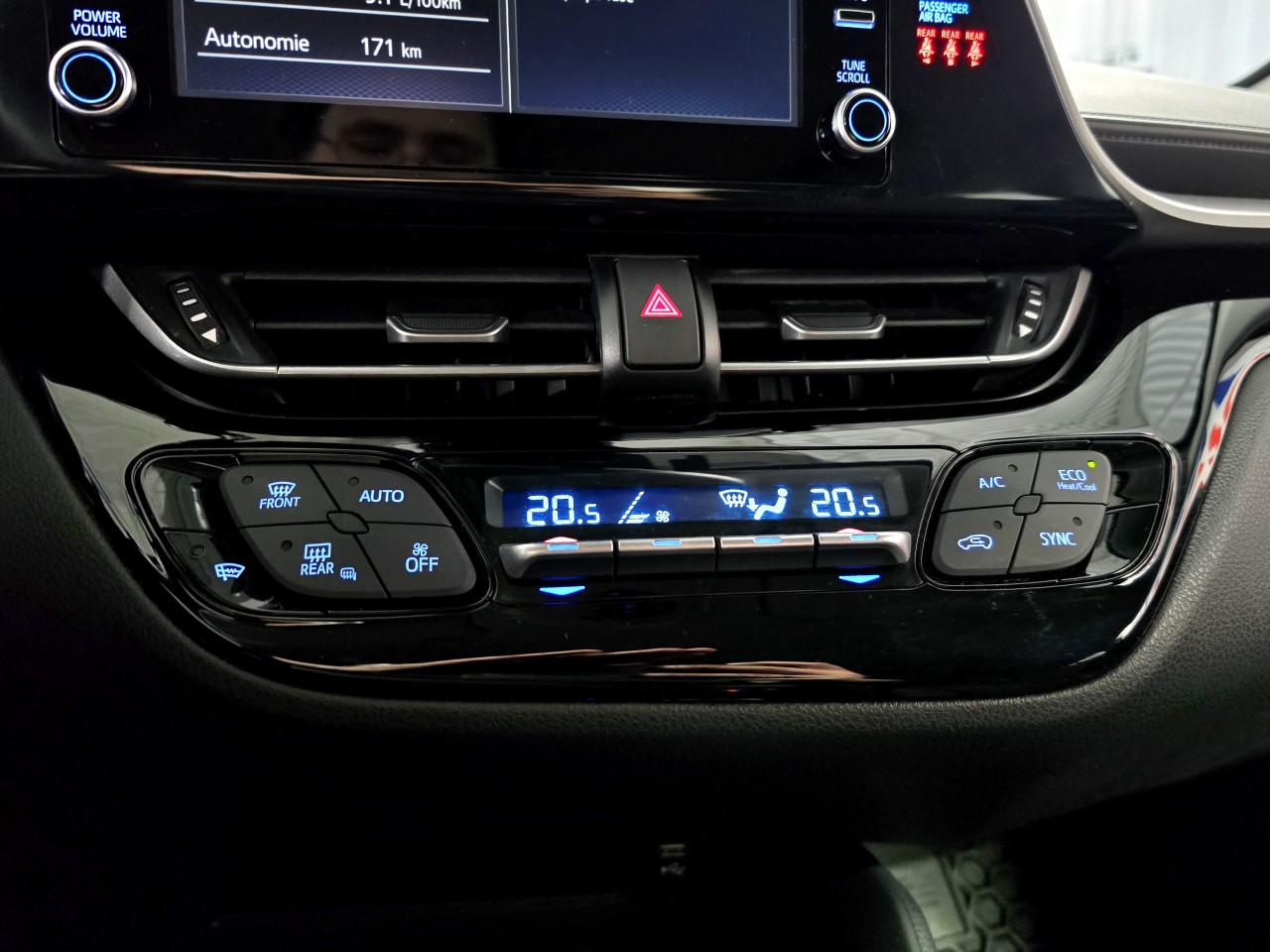 2021 Toyota C-HR LE/XLE Premium/Limited Main Image