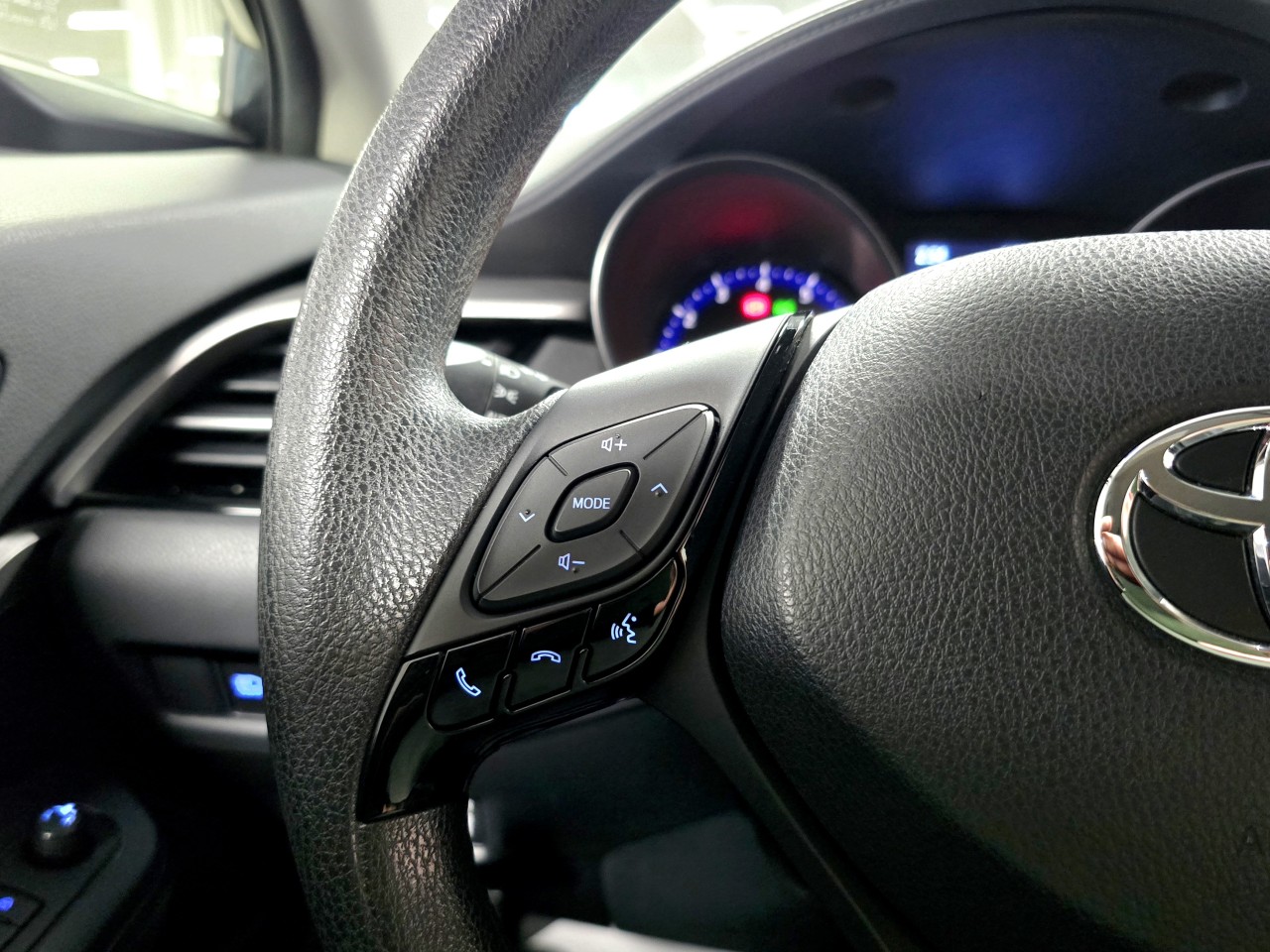 2021 Toyota C-HR LE/XLE Premium/Limited Main Image