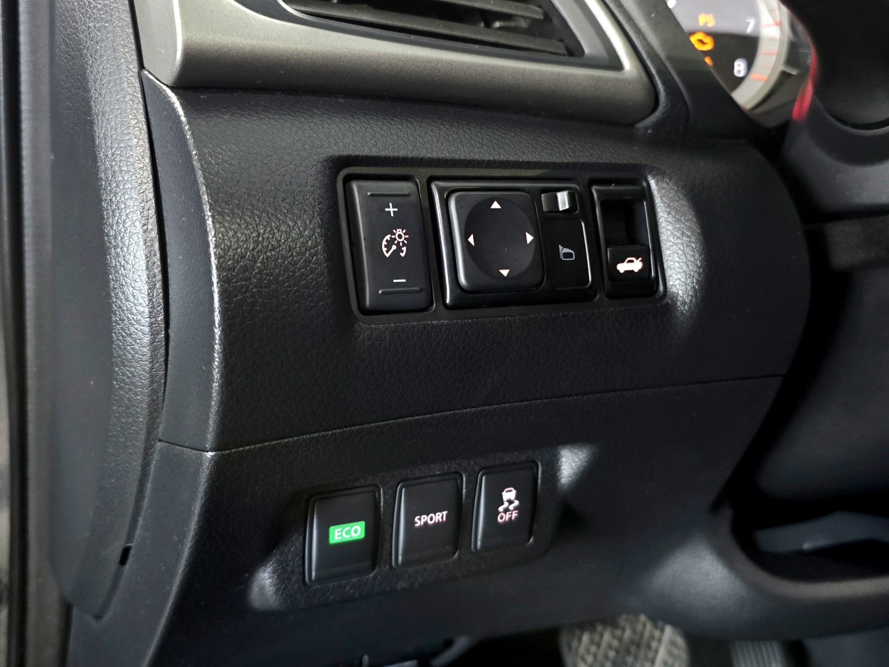 2015 Nissan Sentra SV Main Image