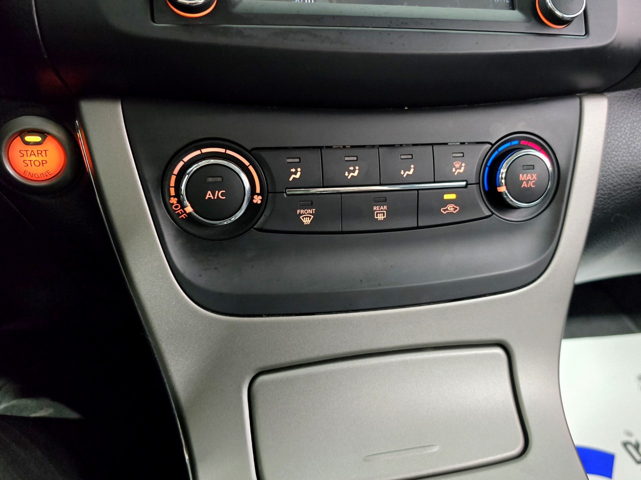 2015 Nissan Sentra SV Main Image