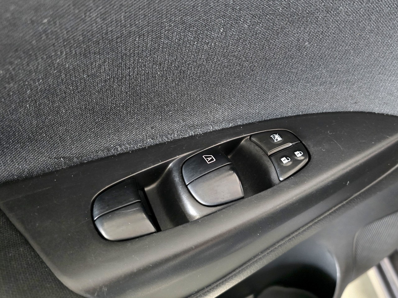 2015 Nissan Sentra SV Main Image